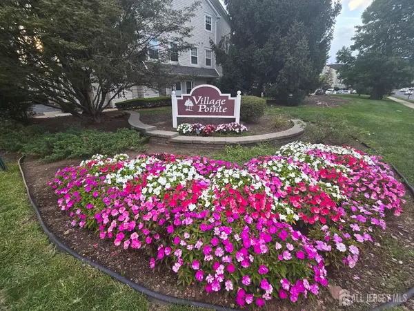 Edison, NJ 08820,1 Newburgh DR