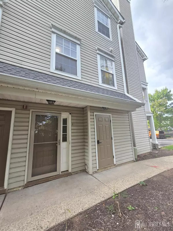 Edison, NJ 08820,1 Newburgh DR