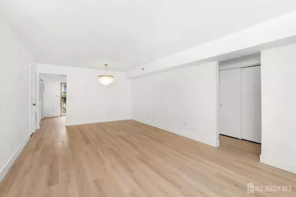 South Brunswick, NJ 08540,609 Bradley CT