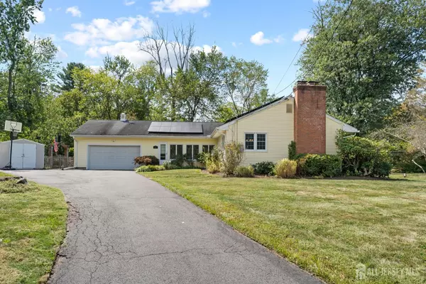 1 Fabrow DR, Hopewell Twp, NJ 08560