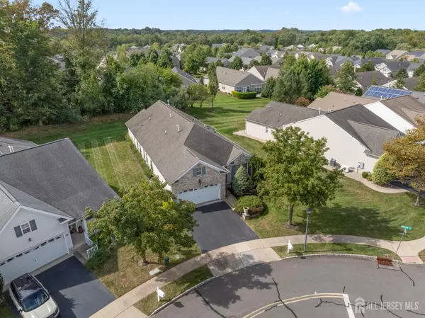 Manalapan, NJ 07726,24 Friesan CT