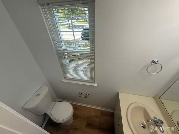 North Brunswick, NJ 08902,425 Northam DR