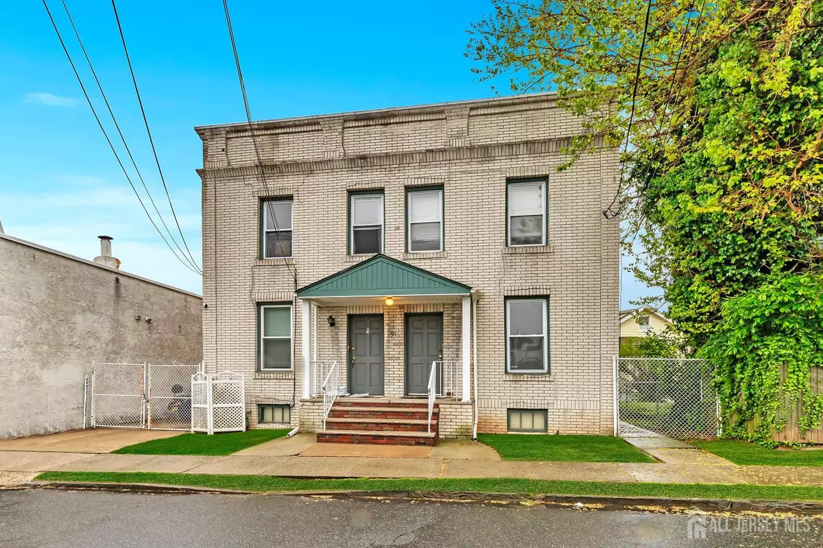 Woodbridge Proper, NJ 07095,91 2nd ST #2L