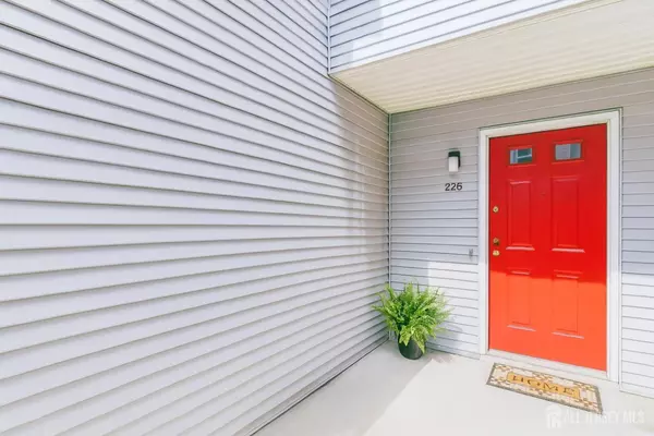 226 Bexley LN, Piscataway, NJ 08854