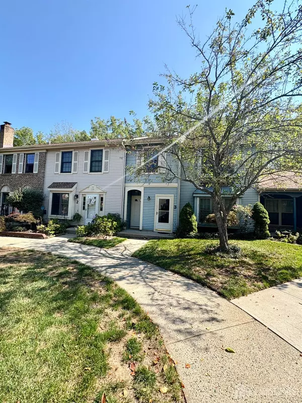 6 Claridge CT #4, Freehold, NJ 07728