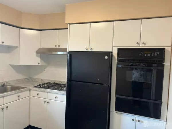 Middlesex, NJ 08846,19 gramercy garden PL