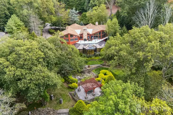 951 Scioto DR, Franklin Lakes, NJ 07417