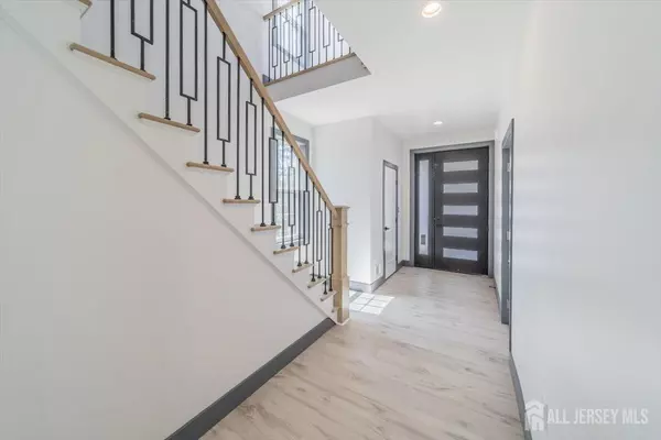 Bayville, NJ 08721,187 Grand Central Pkwy