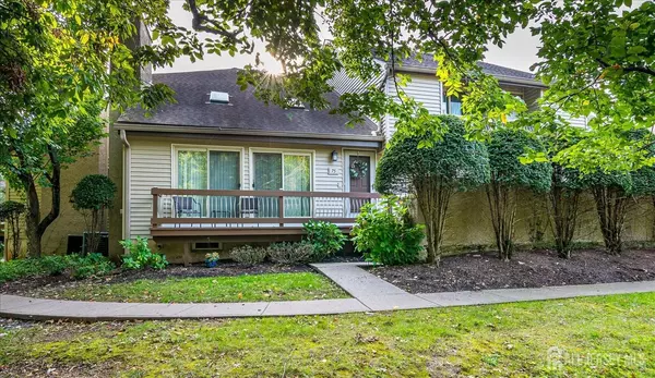 75 Kelly DR, Edison, NJ 08820