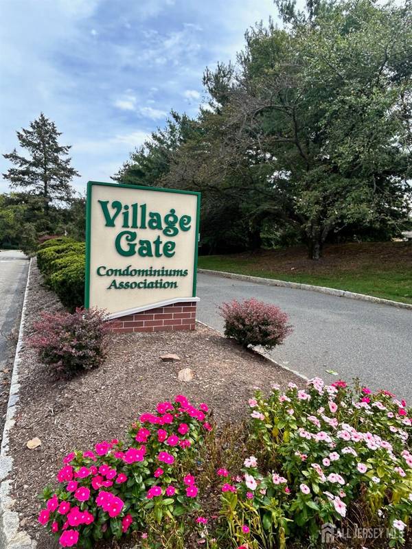 75 Kelly DR, Edison, NJ 08820