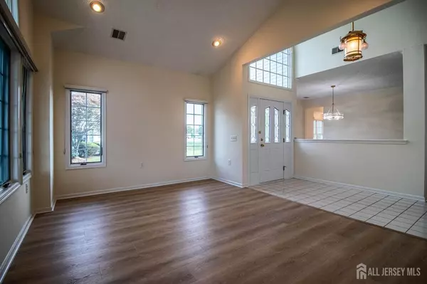 Monroe, NJ 08831,42 Brighton CT