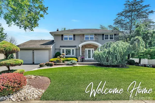 19 Hershey RD, East Brunswick, NJ 08816