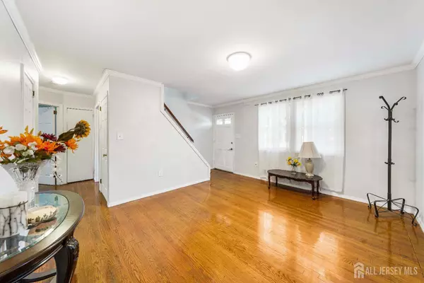 Edison, NJ 08817,117 Old Post RD