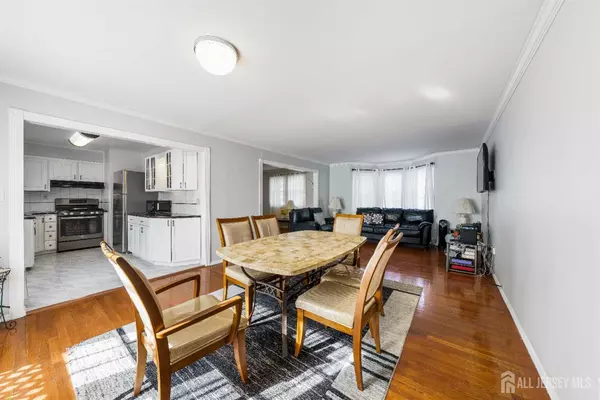 117 Old Post RD, Edison, NJ 08817