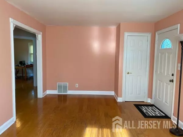 Edison, NJ 08817,61 Duley AVE