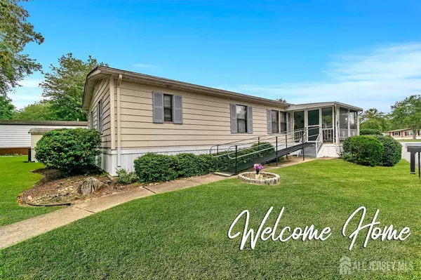 139 Village DR W, Spotswood, NJ 08884