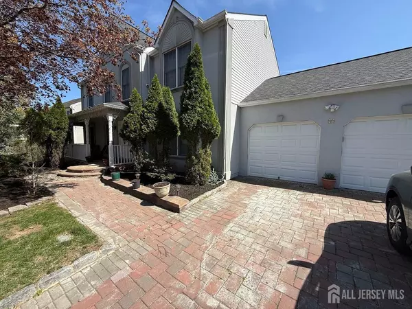 South Brunswick, NJ 08824,21 Crestview DR