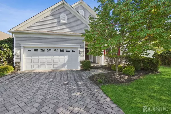 318 Biltmore LN, Franklin, NJ 08873