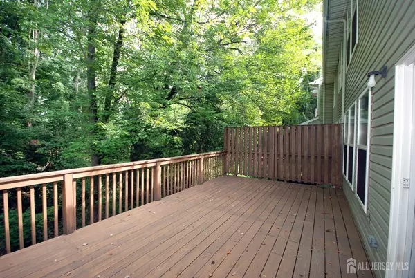 Jamesburg, NJ 08831,18 parkside DR