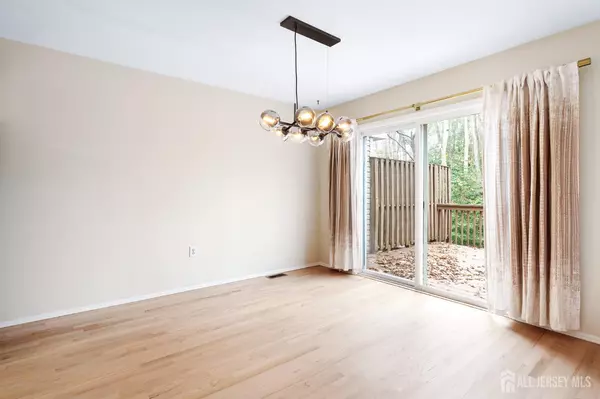 Jamesburg, NJ 08831,18 parkside DR