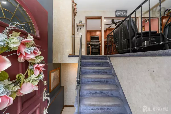 Edison, NJ 08820,54 Montclair AVE