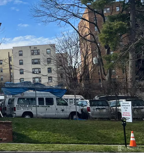 73 Evergreen PL, East Orange, NJ 07018