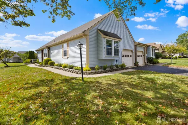 Monroe, NJ 08831,3 Berkshire DR #B