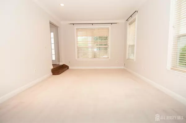 South Brunswick, NJ 08824,38 Stanford DR