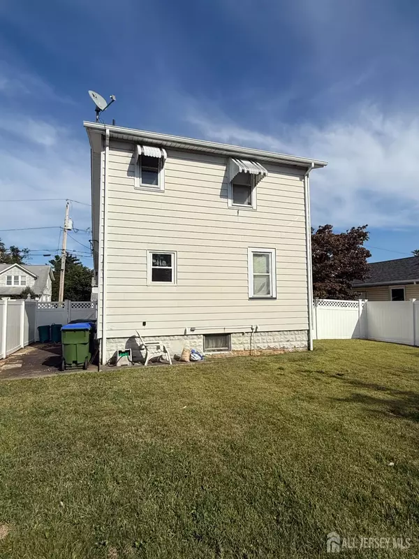 Edison, NJ 08817,16 Chapel ST