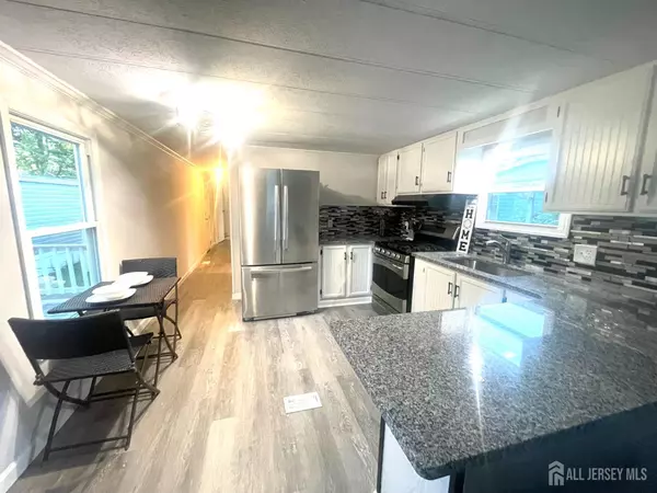 Hazlet, NJ 07730,51 Sams CT