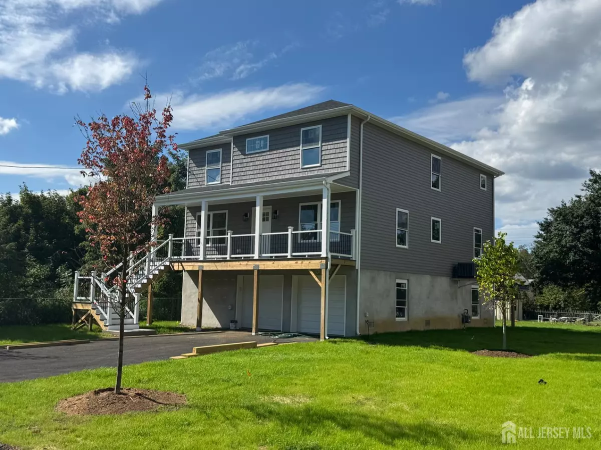 Sayreville, NJ 08857,17 John ST