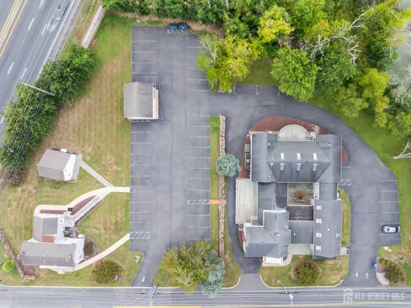 Plainsboro, NJ 08540,864 Mapleton RD