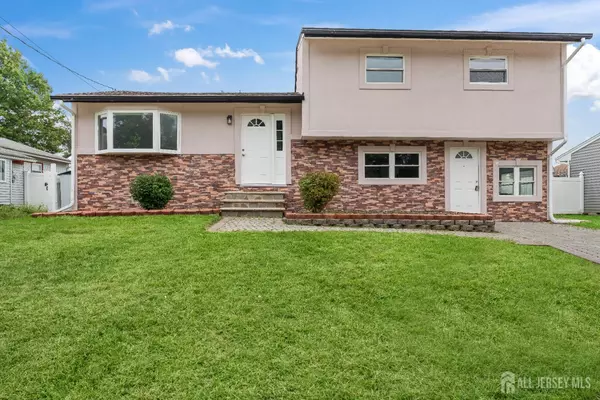 106 Boulevard W, Old Bridge, NJ 07735