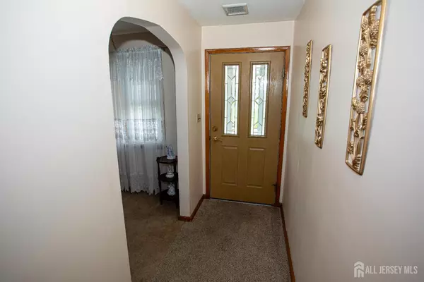 Sayreville, NJ 08879,25 Eugene BLVD