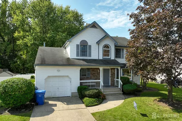 41 Lynn CT, North Brunswick, NJ 08902