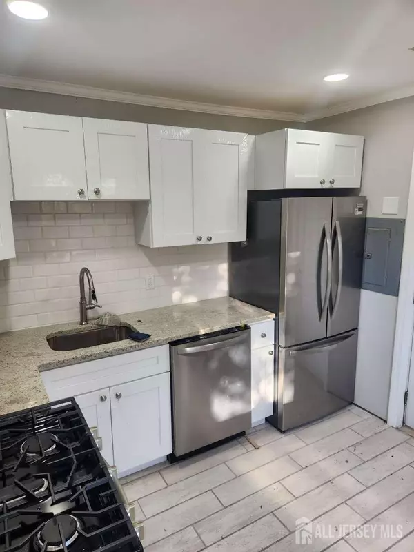 Edison, NJ 08817,223 Plainfield AVE