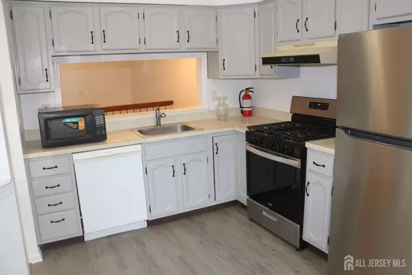 Edison, NJ 08820,405 Maplecrest RD