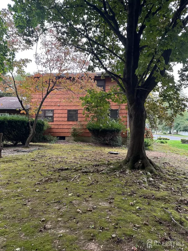 East Brunswick, NJ 08816,16 Hershey RD