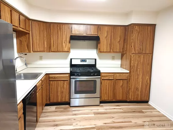 North Brunswick, NJ 08902,280 Willowbrook DR