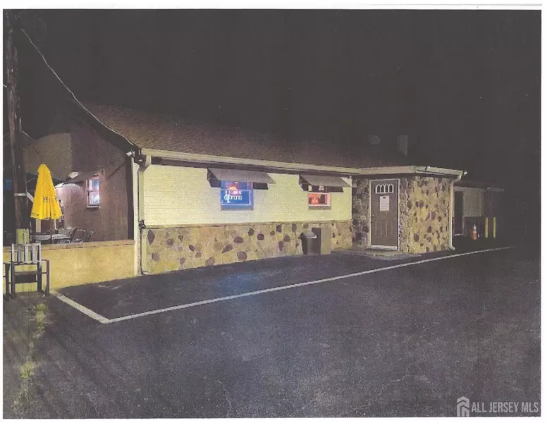 216 4th ST, Fieldsboro, NJ 08505