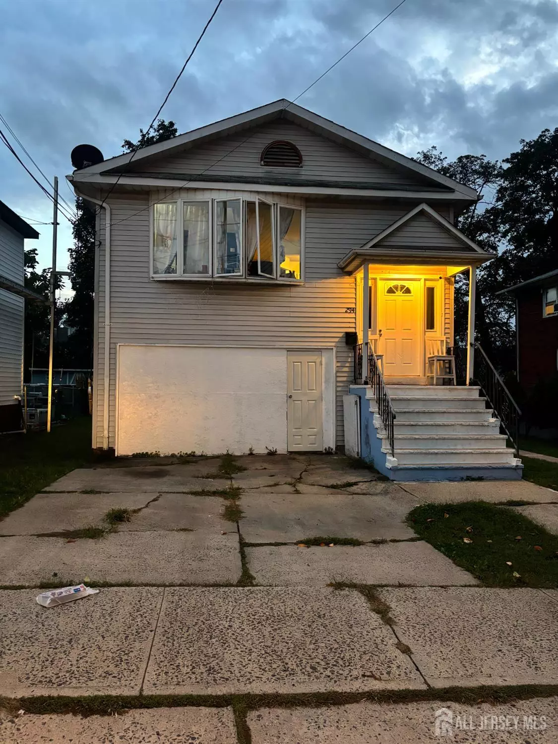 New Brunswick, NJ 08901,294 Howard ST