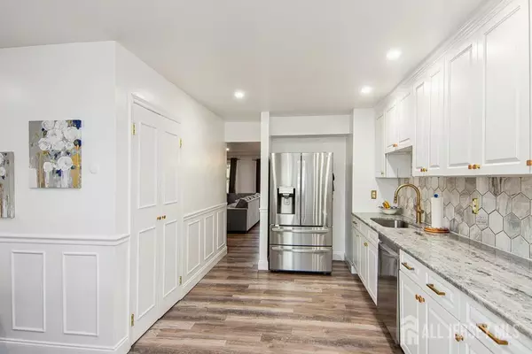 Woodbridge Proper, NJ 07095,60 Highview DR