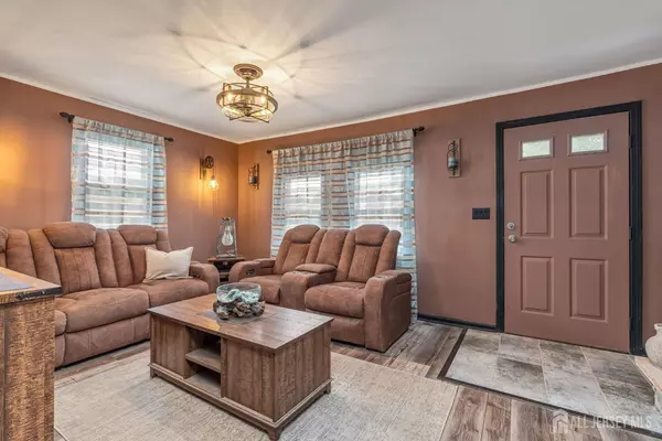 Avenel, NJ 07001,43 N Madison AVE