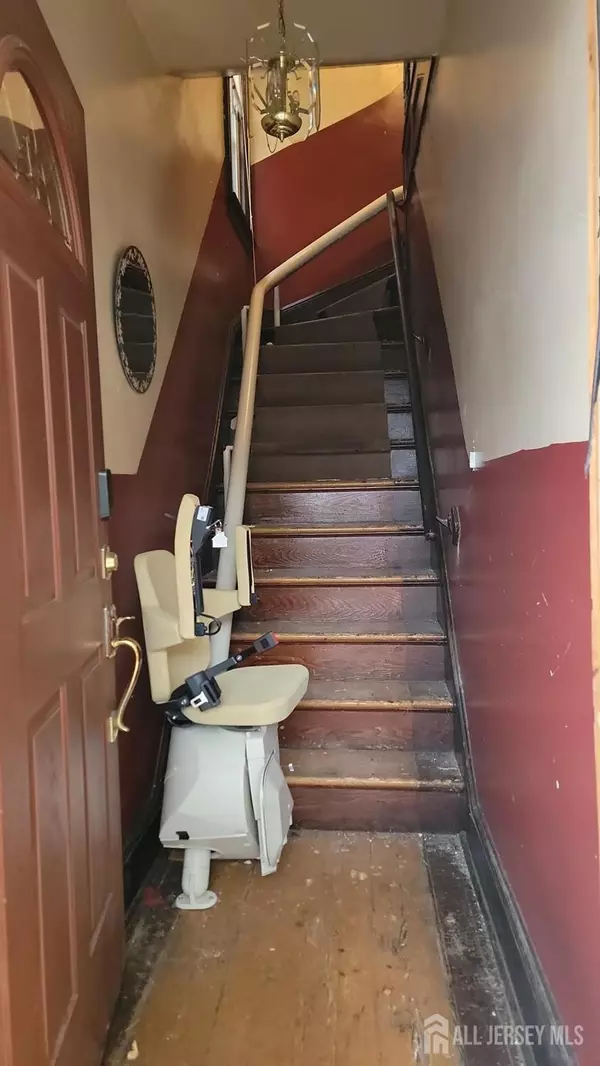 Jersey City, NJ 07305,25 Dwight ST