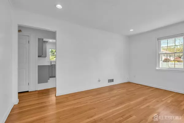 South Plainfield, NJ 07080,253 Fairmount AVE