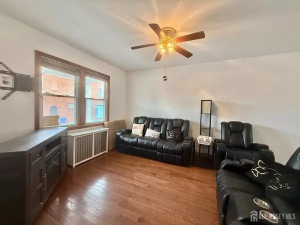 Perth Amboy, NJ 08861,752 Donald AVE