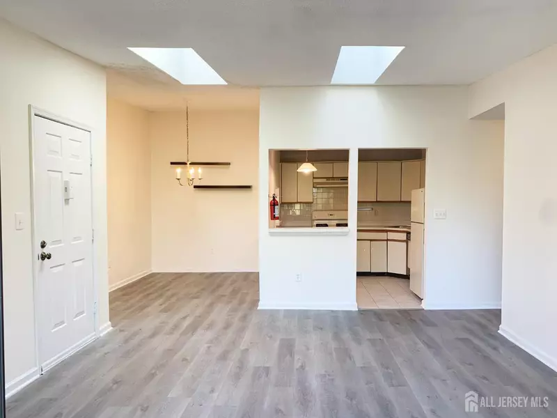 321 Hampshire CT, Piscataway, NJ 08854