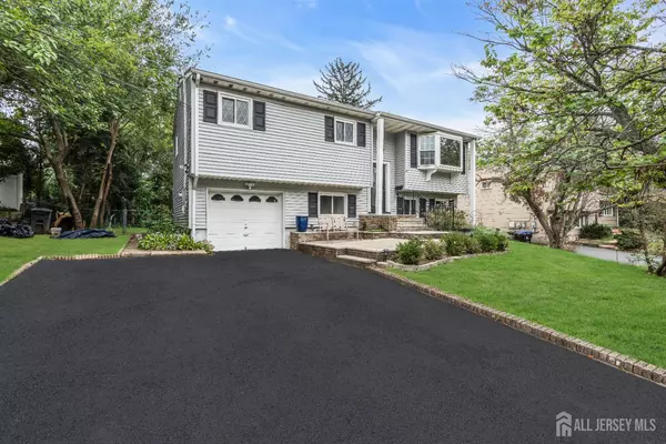 27 Bradford RD, East Brunswick, NJ 08816