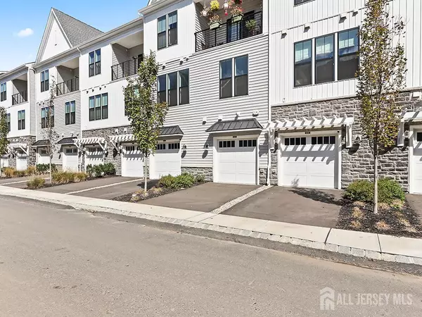 West Windsor, NJ 08540,6105 Vivaldi RD