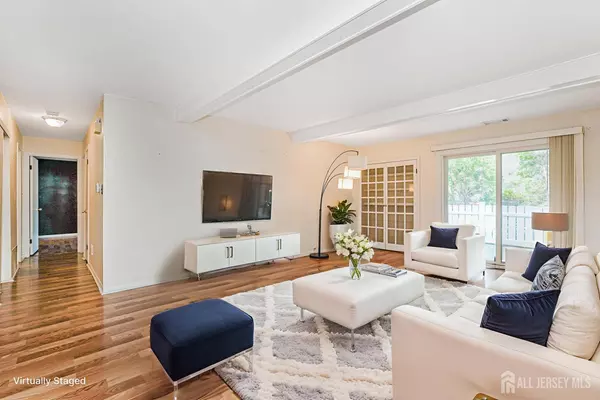 South Brunswick, NJ 08852,33 Foxtail LN